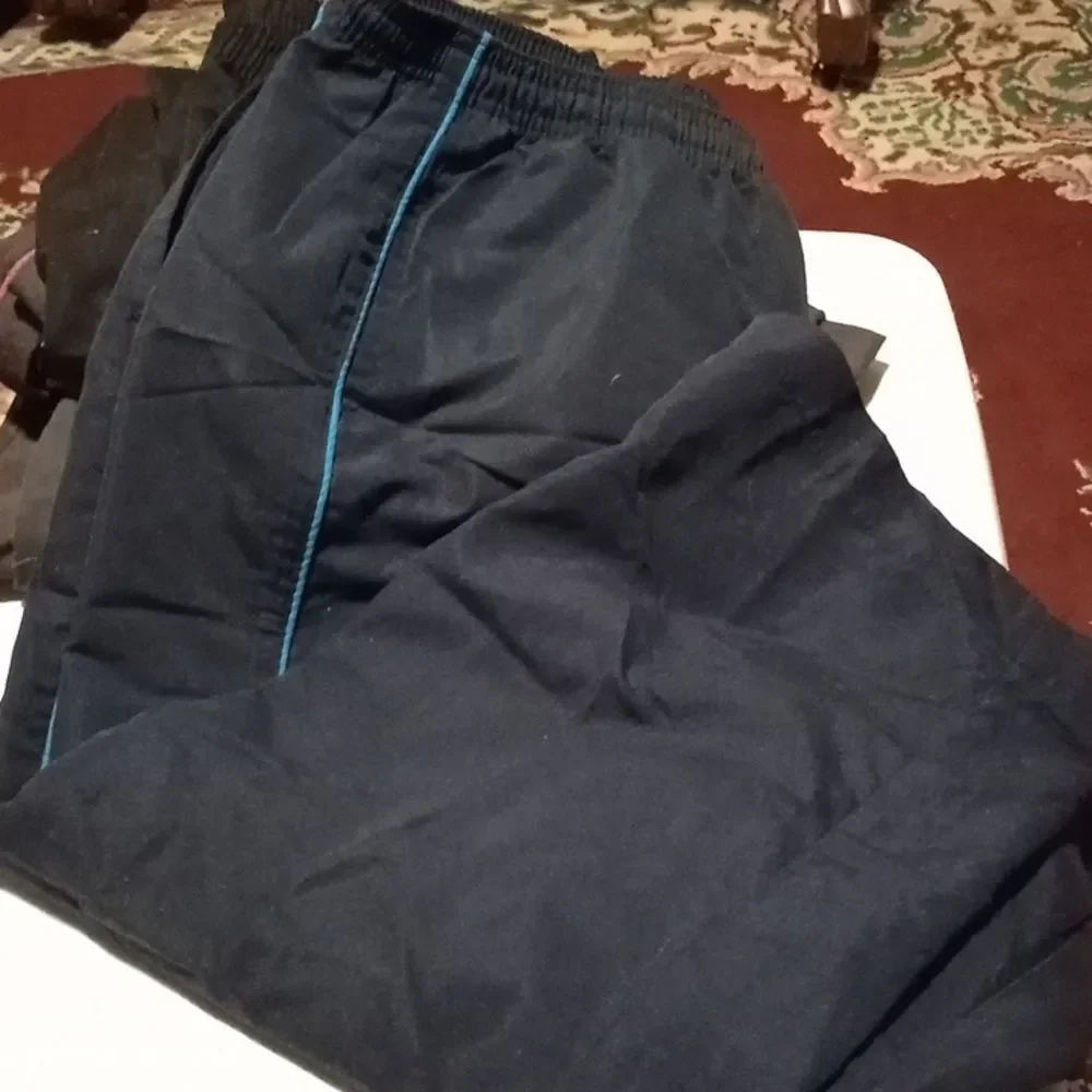 Be inspired 100% polyester Capri running/working out M - lot of 5 (Mgs191,193)